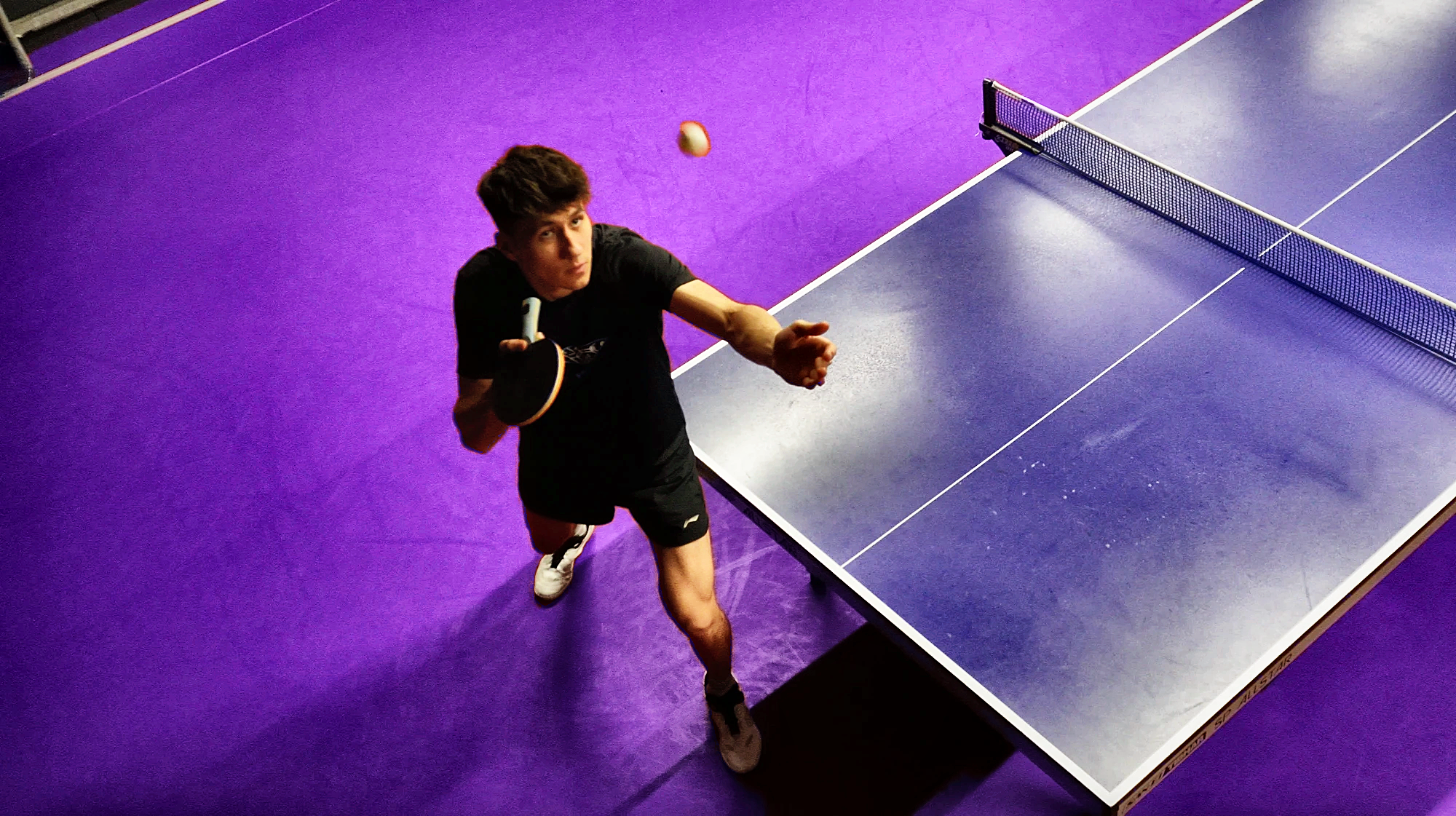 Andreas Levenko serving